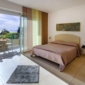 zeus-residence-hotel.catania-hotels.net/